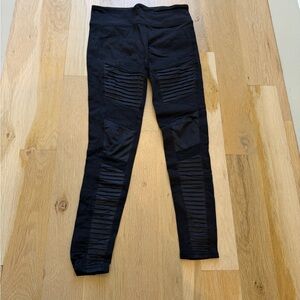 ALO Motto Black Ribbed Leggings